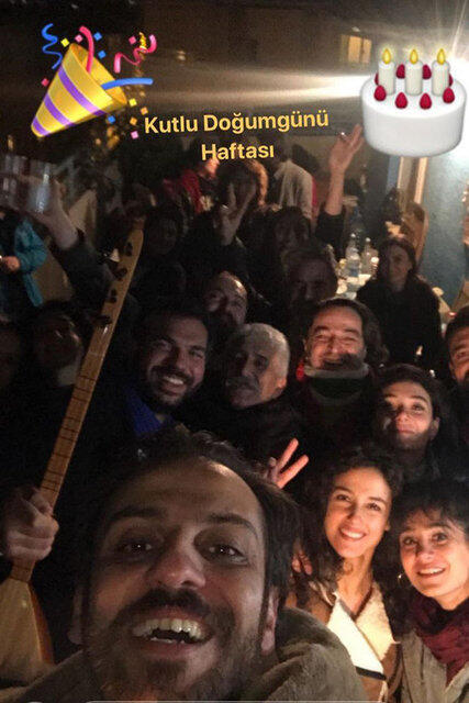 ‘Çukur’ dizisinin ‘Vartolu’su Erkan Kolçak Köstendil’e sette sürpriz doğum günü kutlaması
